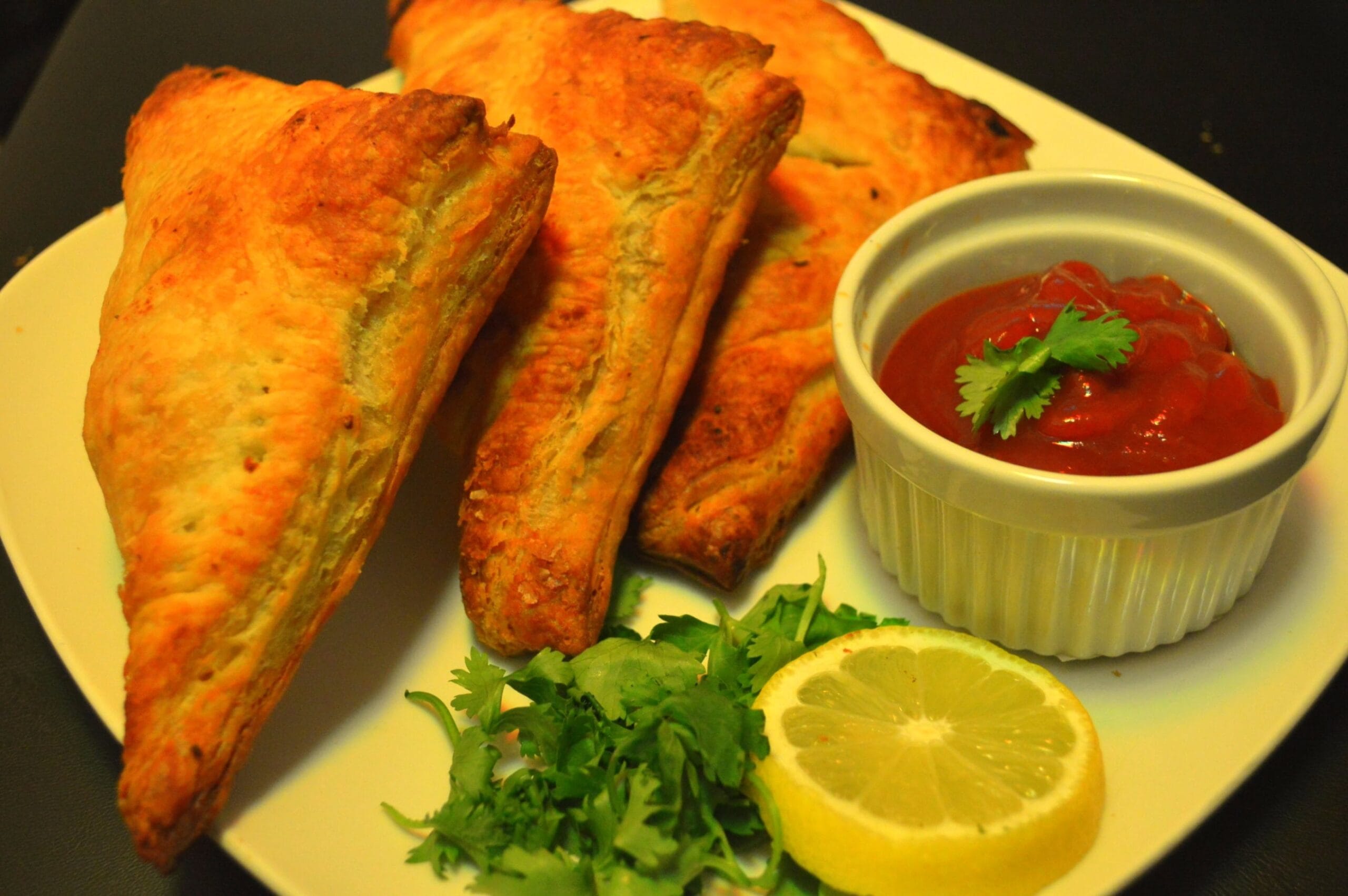 Delicious Pairings for Aloo Patty: Best Patty in Calgary