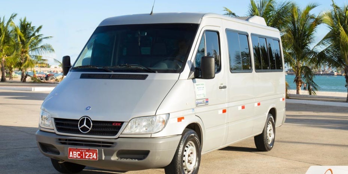 Transforme Seus Passeios em Conforto: Como a Locação de Vans para 12 Pessoas Pode Revolucionar Suas Viagens